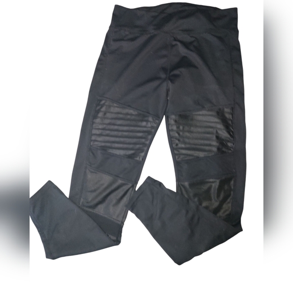 Black Athletic Leggings with Mesh Panels - Picture 2 of 7